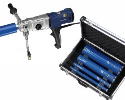 Carat Carotteuse A-2032 Jeu De Forets Diamantés 2000 Watt 70-162 Mm + Coffret + 4 Forets Dans Le Coffret